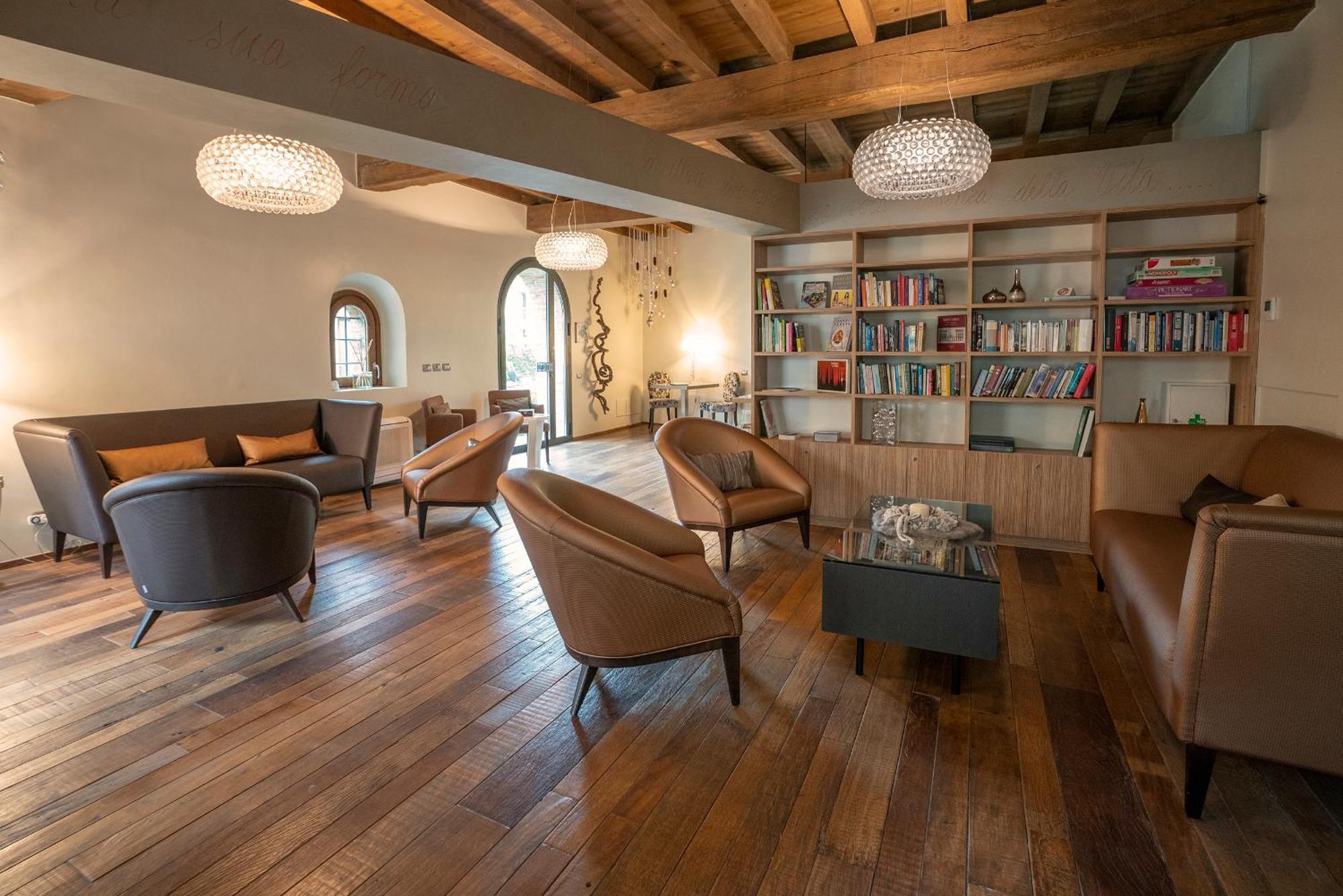 Il Borgo - 1711 Luxury Guest House Arlate Exterior photo